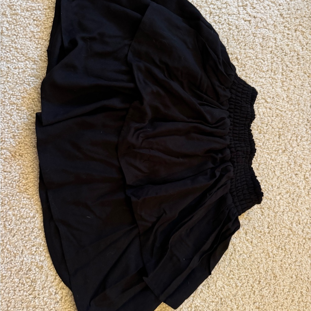 Chic Black Skirt